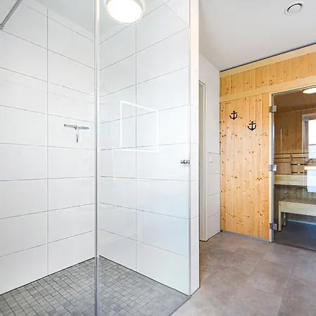 Strandgut -moderne Mit Balkon Und Sauna - Strandnah! Kellenhusen